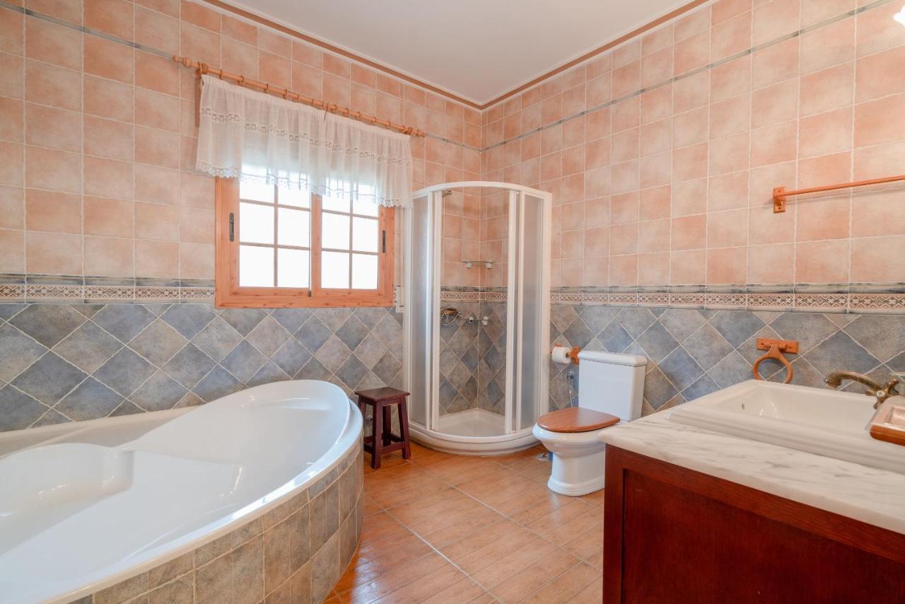 Cortijo La Encina Villa Sayalonga ภายนอก รูปภาพ