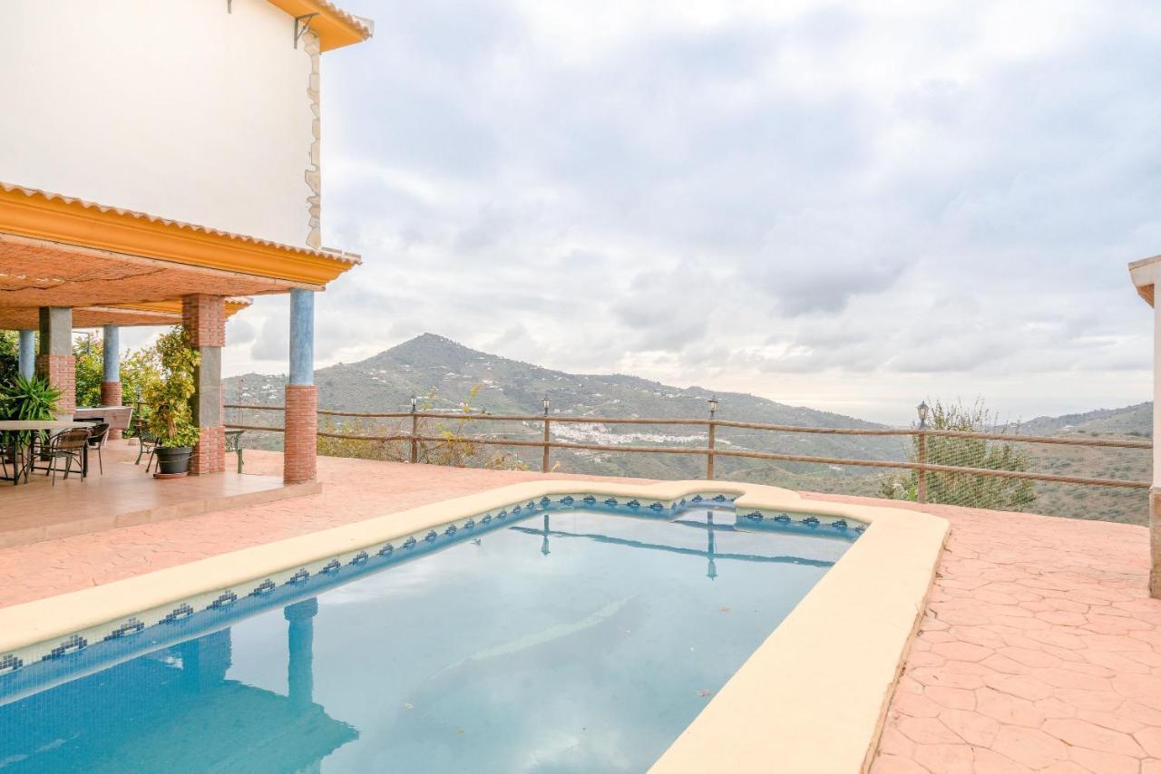 Cortijo La Encina Villa Sayalonga ภายนอก รูปภาพ